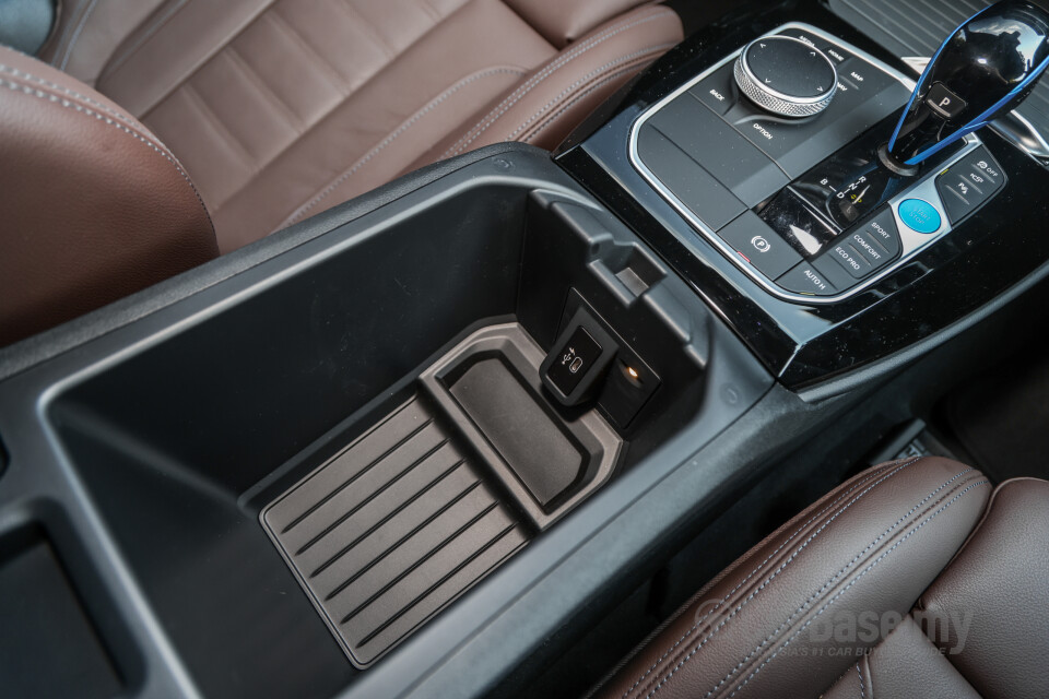 BMW iX3 G08 (2021) Interior