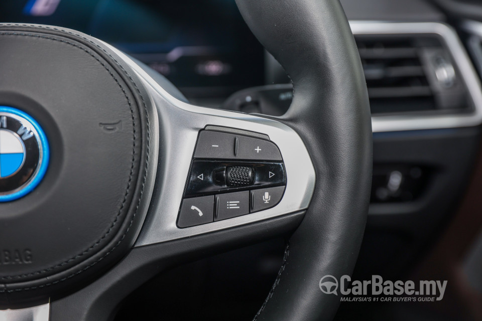 BMW i4 G26 (2022) Interior