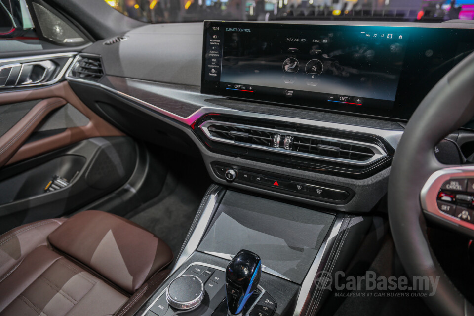 BMW i4 G26 (2022) Interior