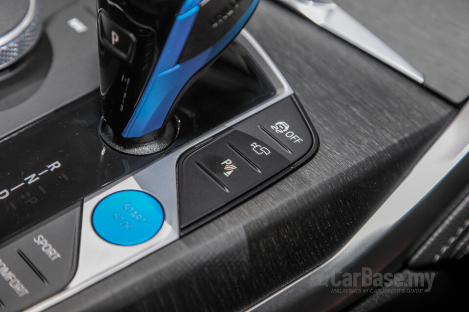 BMW i4 G26 (2022) Interior