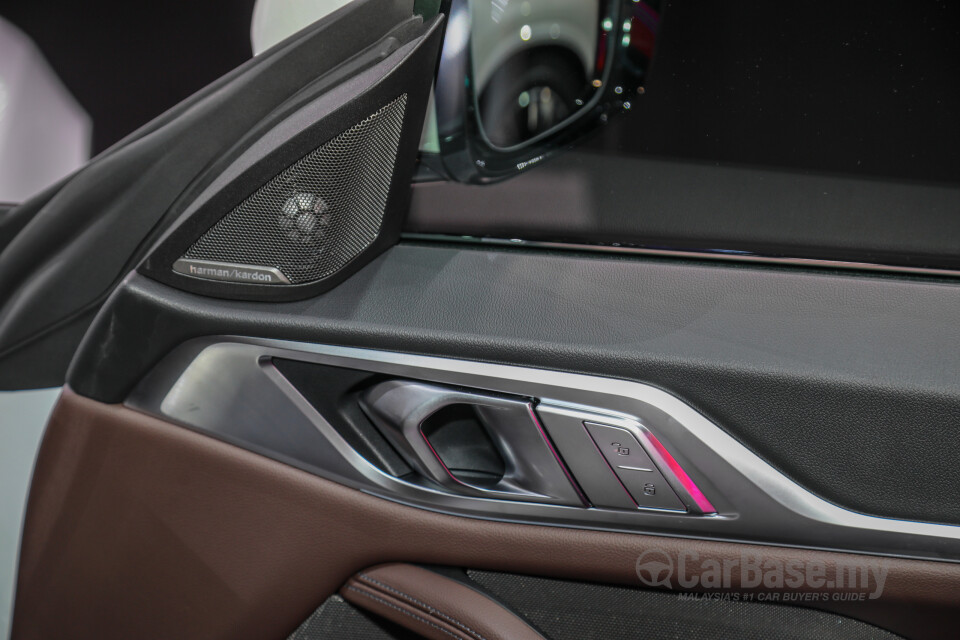 BMW i4 G26 (2022) Interior