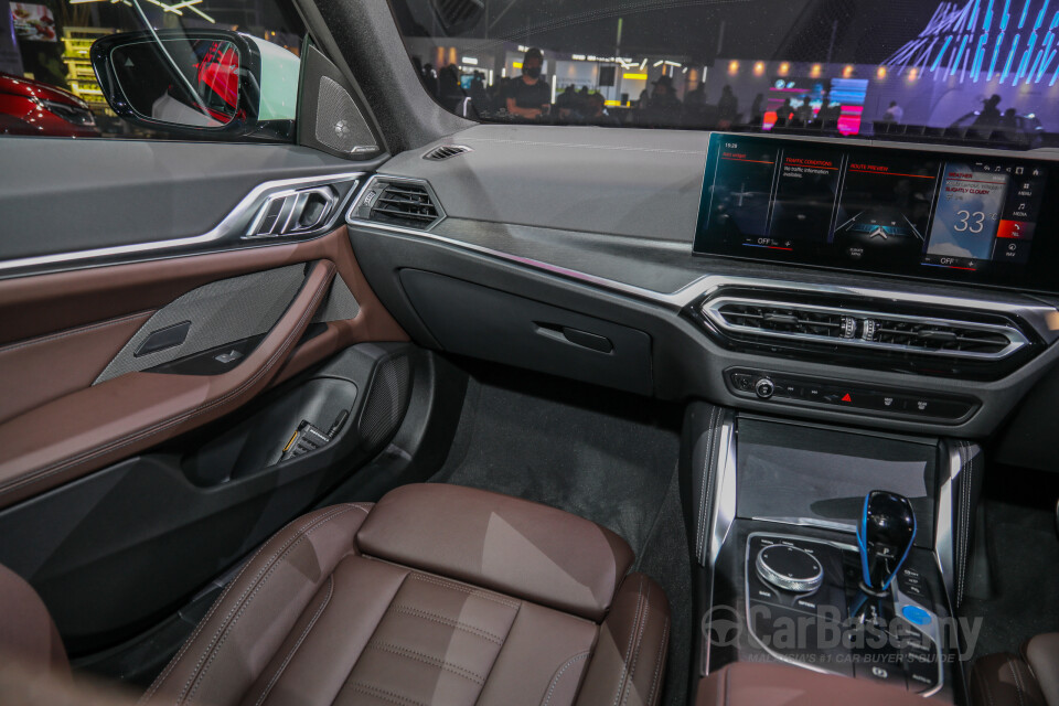 BMW i4 G26 (2022) Interior