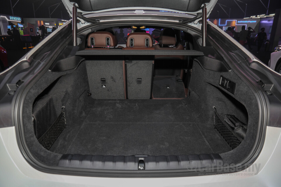 BMW i4 G26 (2022) Interior