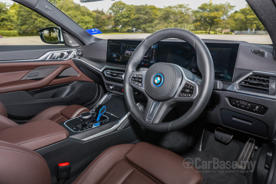 BMW i4 G26 (2022) Interior