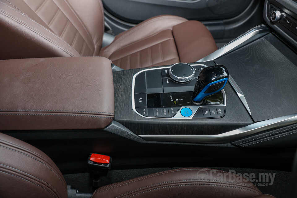 BMW i4 G26 (2022) Interior