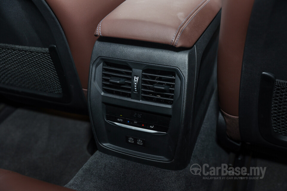 BMW i4 G26 (2022) Interior