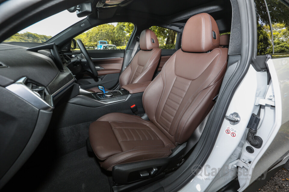 BMW i4 G26 (2022) Interior