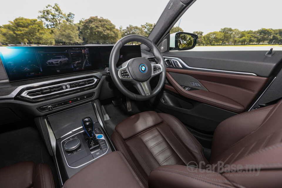 BMW i4 G26 (2022) Interior