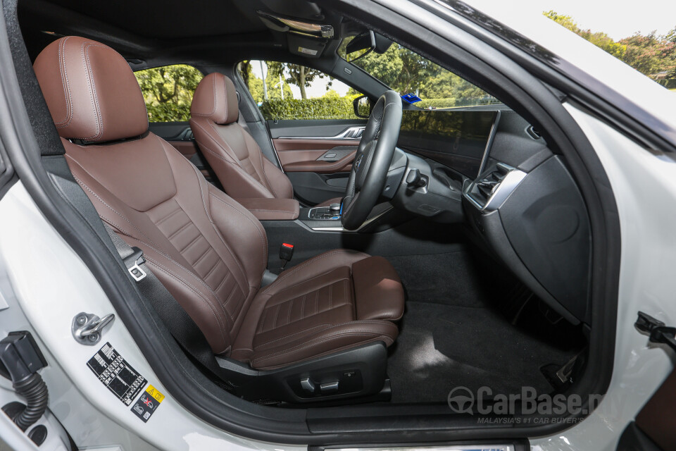 BMW i4 G26 (2022) Interior