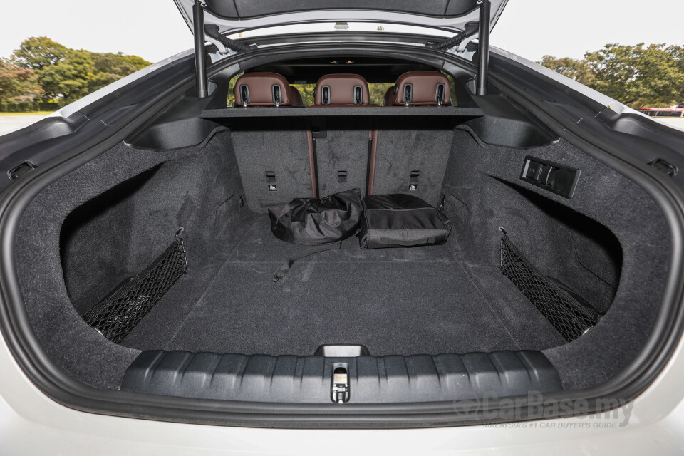 BMW i4 G26 (2022) Interior