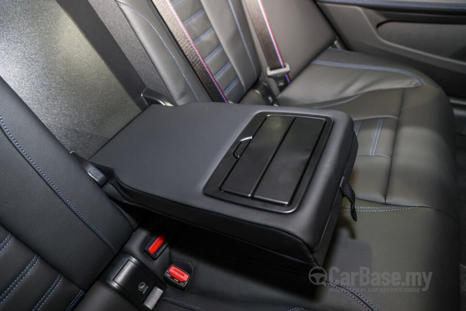 BMW i4 M50 G26 (2022) Interior