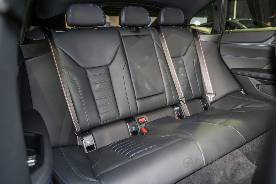 BMW i4 M50 G26 (2022) Interior