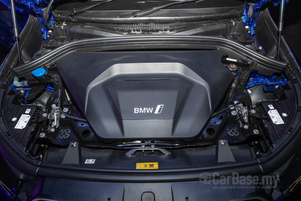 BMW iX1 U11 EV (2023) Exterior