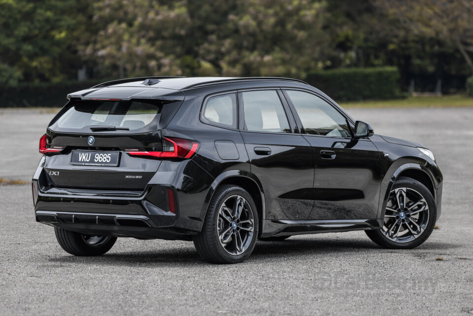 BMW iX1 U11 EV (2023) Exterior