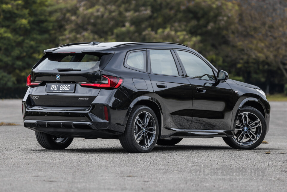 BMW iX1 U11 EV (2023) Exterior