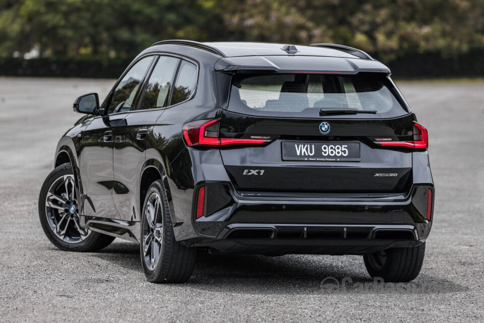 BMW iX1 U11 EV (2023) Exterior