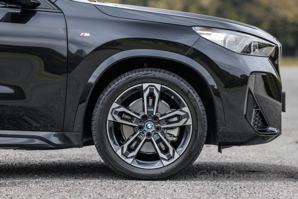 BMW iX1 U11 EV (2023) Exterior