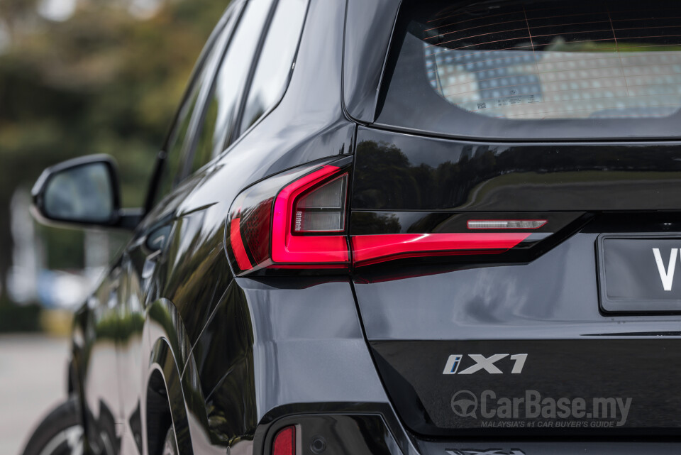 BMW iX1 U11 EV (2023) Exterior