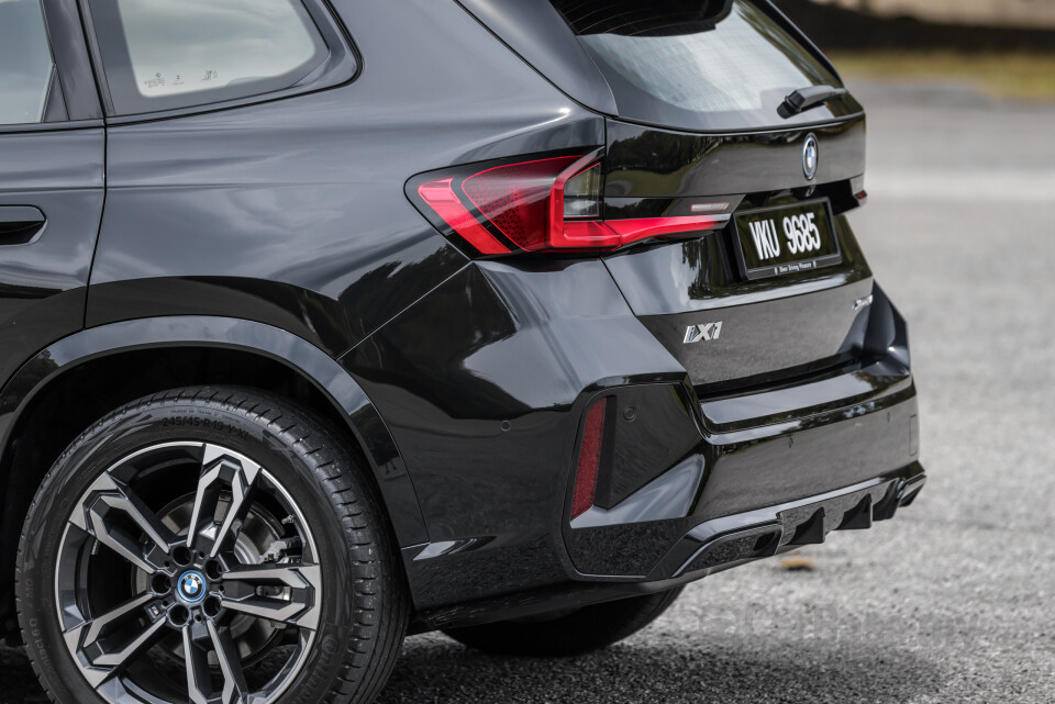 BMW iX1 U11 EV (2023) Exterior