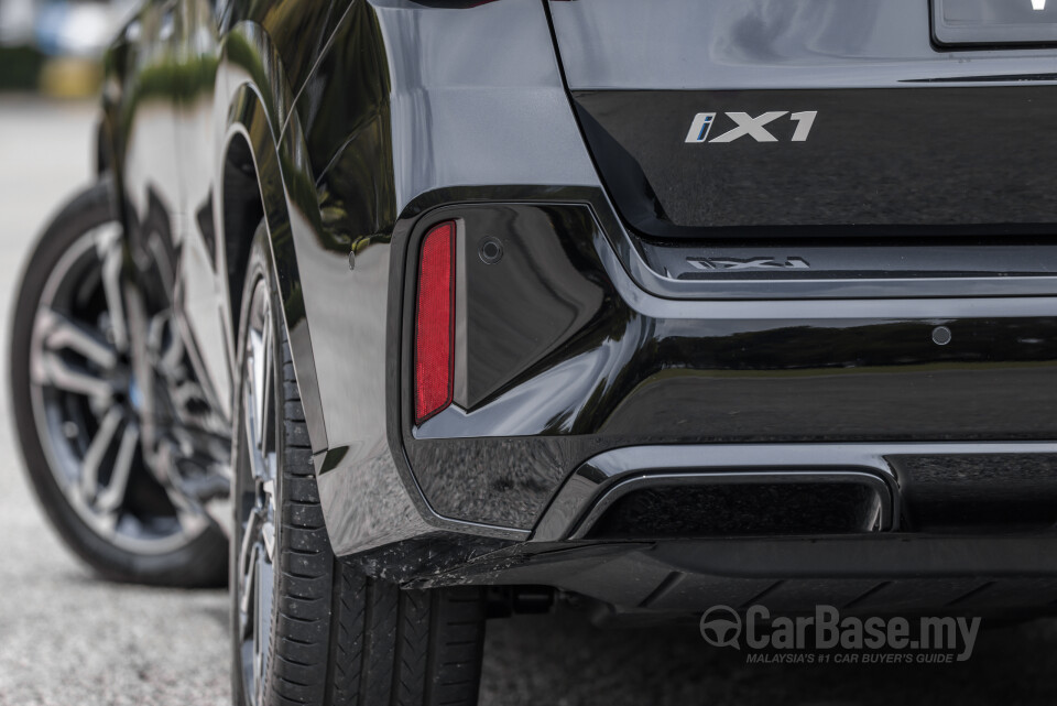 BMW iX1 U11 EV (2023) Exterior