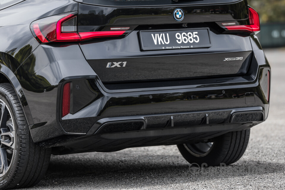 BMW iX1 U11 EV (2023) Exterior