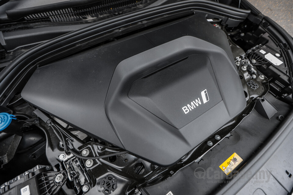 BMW iX1 U11 EV (2023) Exterior