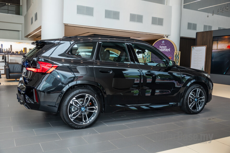 BMW iX1 U11 EV (2023) Exterior