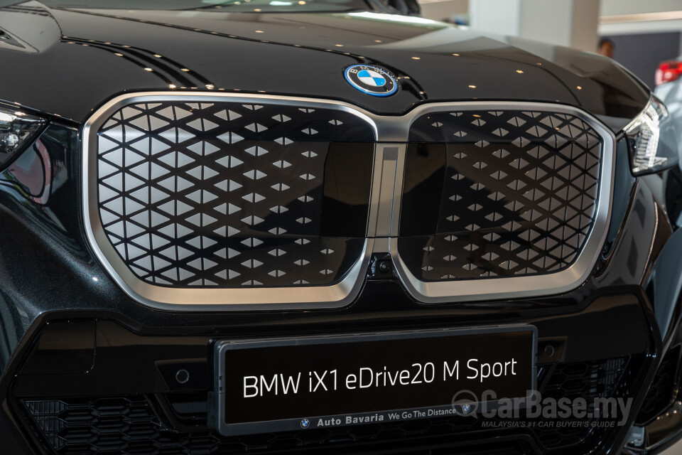 BMW iX1 U11 EV (2023) Exterior