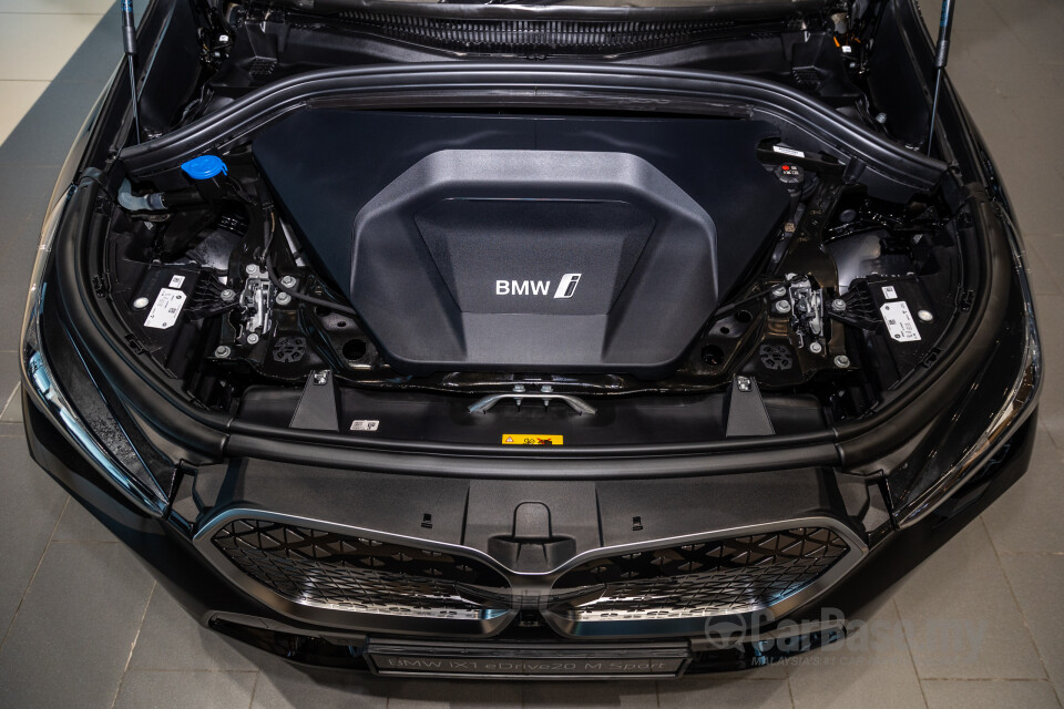 BMW iX1 U11 EV (2023) Exterior