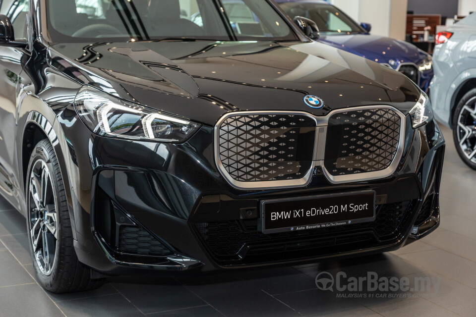 BMW iX1 U11 EV (2023) Exterior