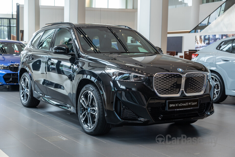 BMW iX1 U11 EV (2023) Exterior