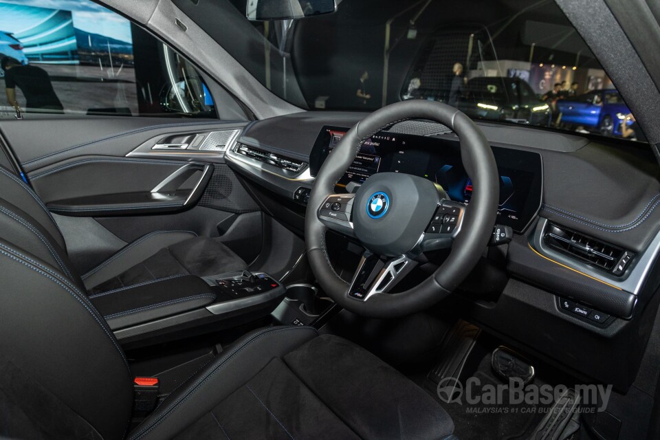 BMW iX1 U11 EV (2023) Interior