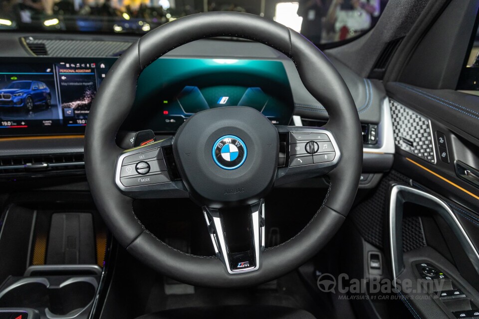 BMW iX1 U11 EV (2023) Interior