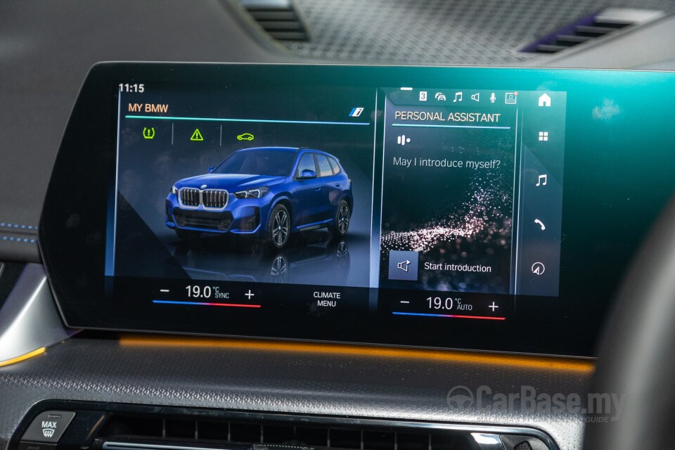 BMW iX1 U11 EV (2023) Interior