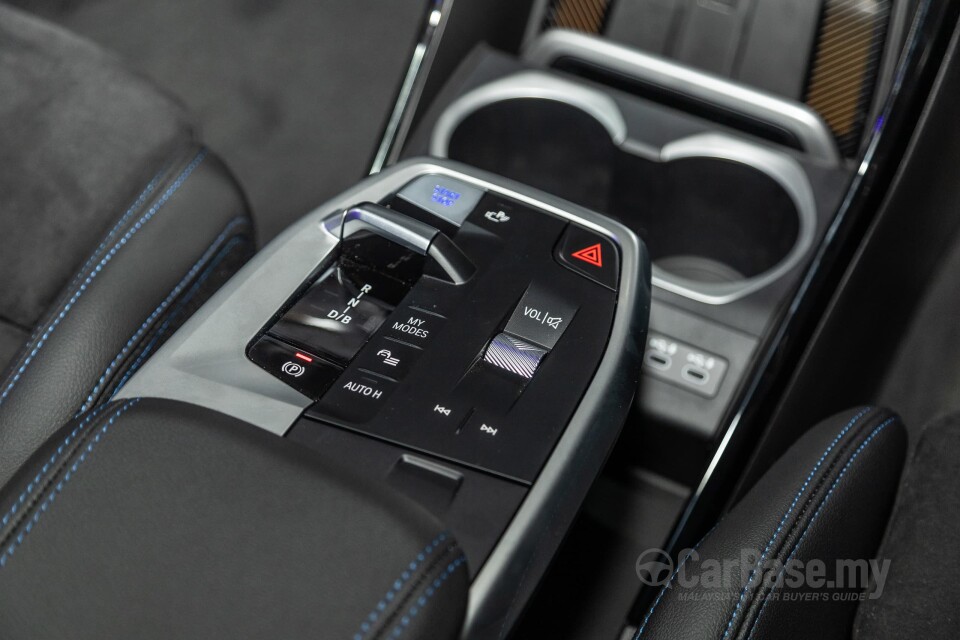 BMW iX1 U11 EV (2023) Interior