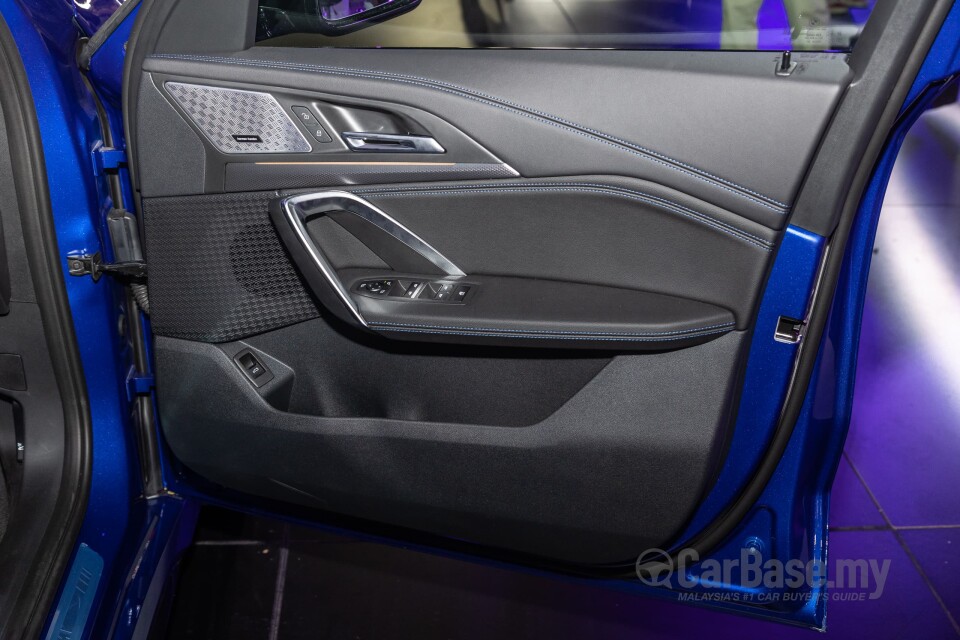BMW iX1 U11 EV (2023) Interior