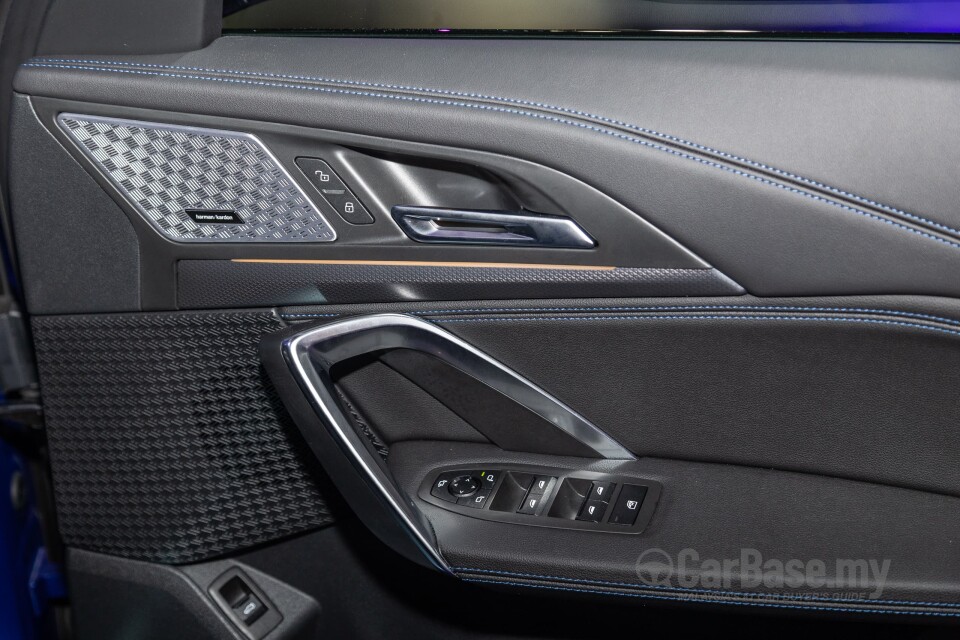 BMW iX1 U11 EV (2023) Interior