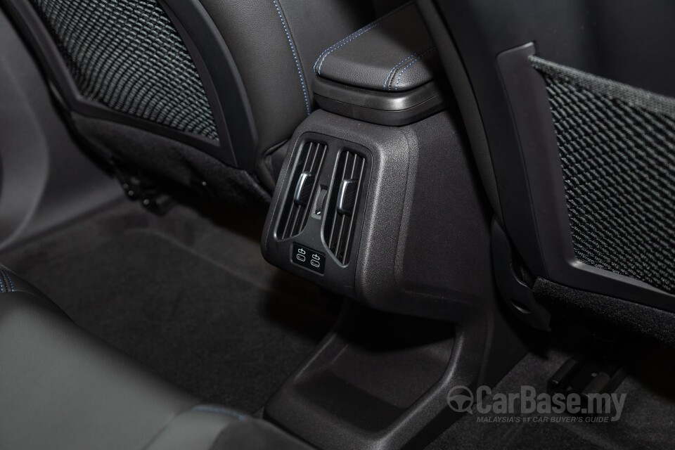 BMW iX1 U11 EV (2023) Interior