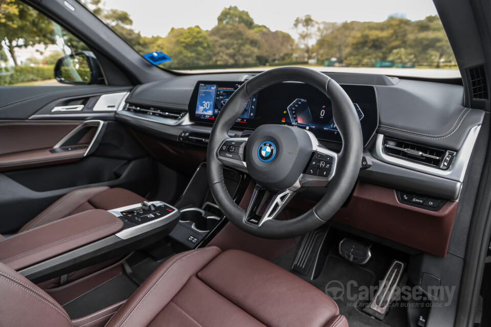 BMW iX1 U11 EV (2023) Interior