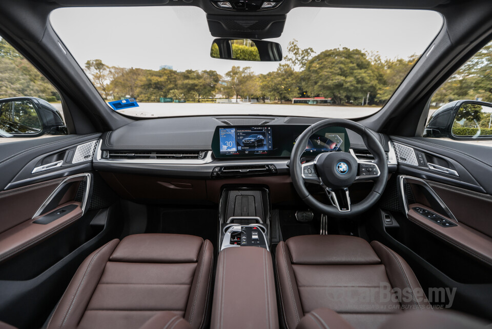 BMW iX1 U11 EV (2023) Interior
