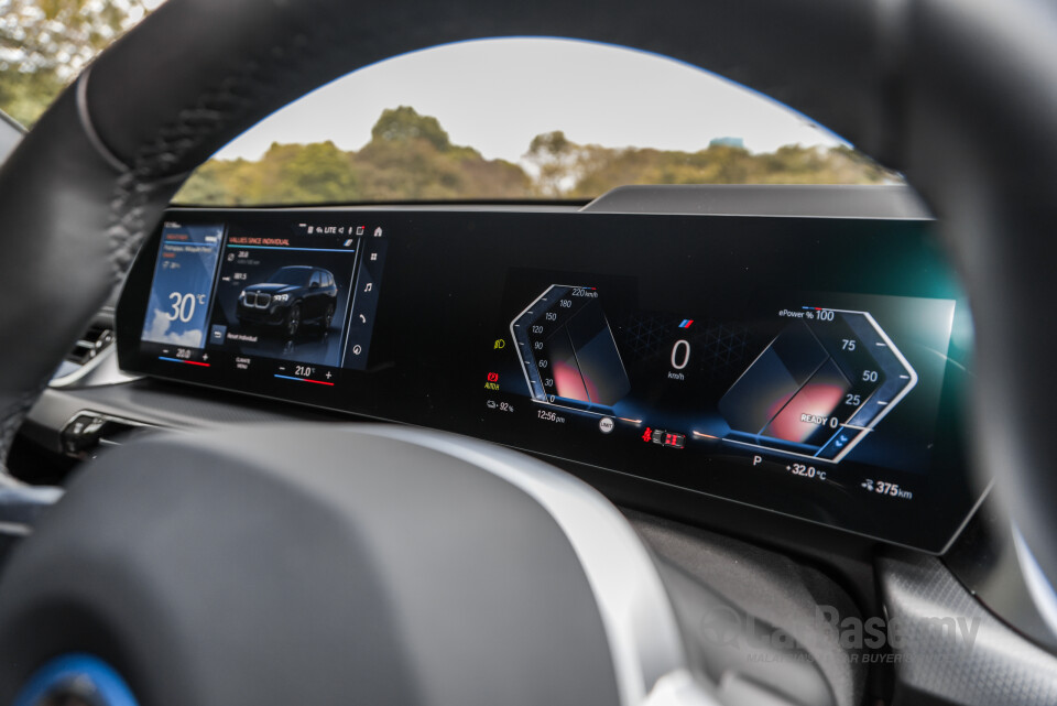 BMW iX1 U11 EV (2023) Interior