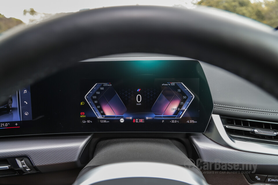 BMW iX1 U11 EV (2023) Interior