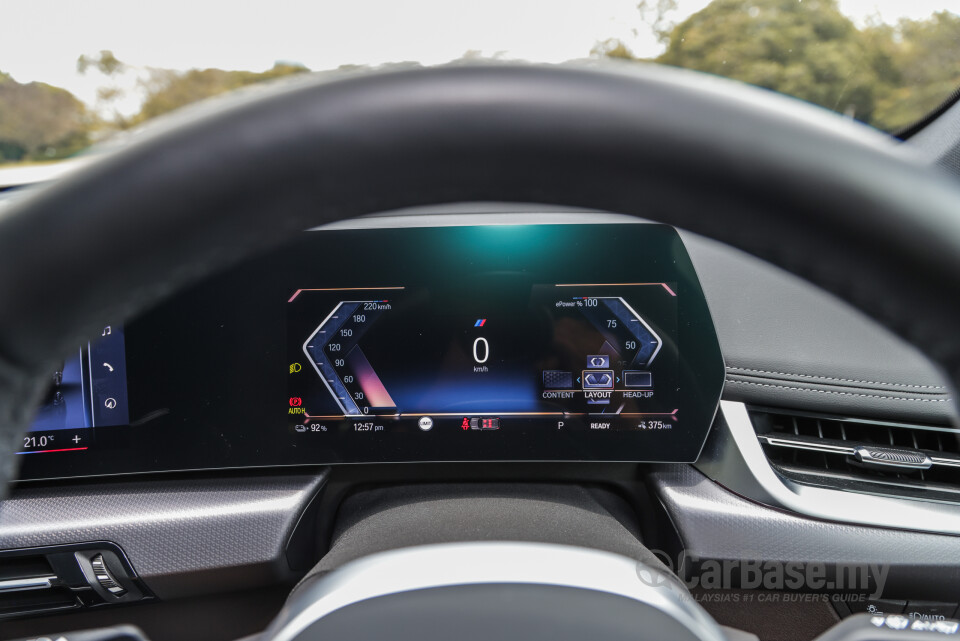 BMW iX1 U11 EV (2023) Interior