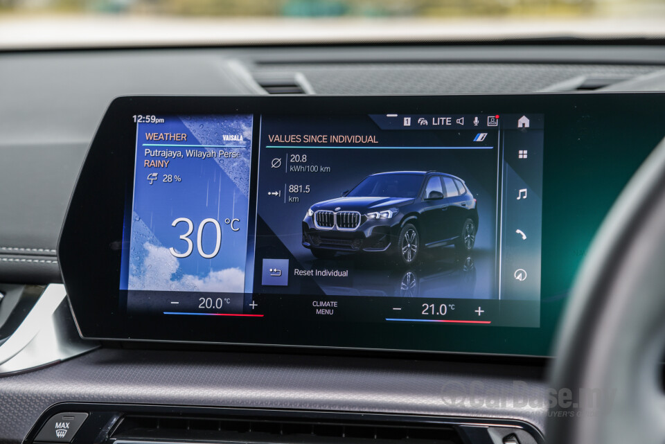 BMW iX1 U11 EV (2023) Interior