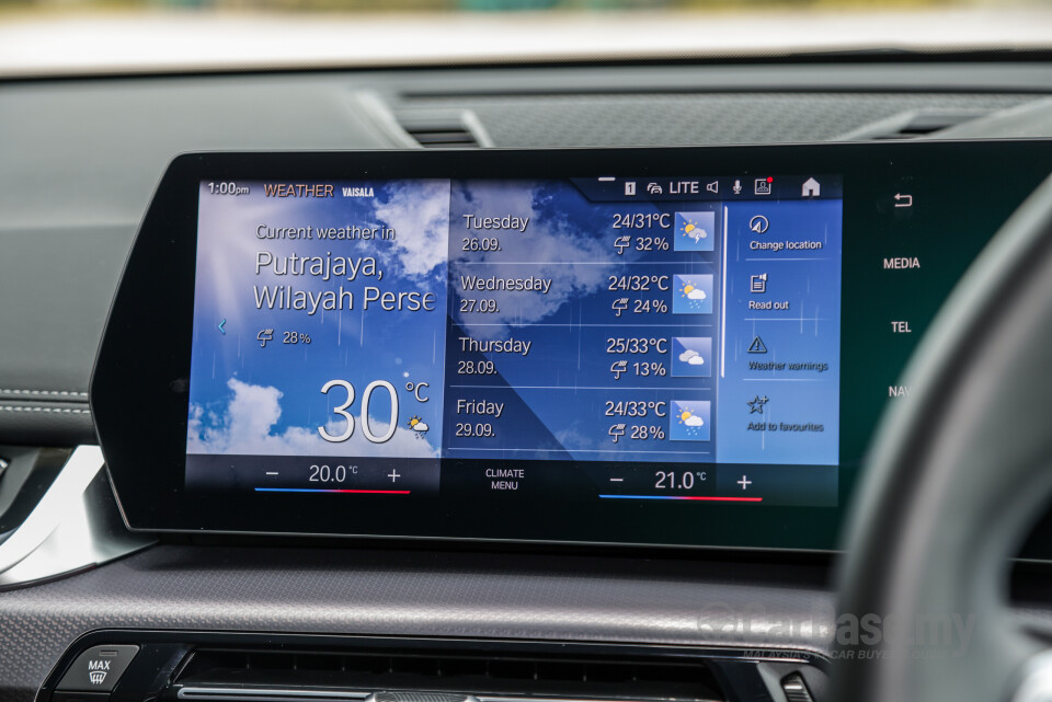 BMW iX1 U11 EV (2023) Interior