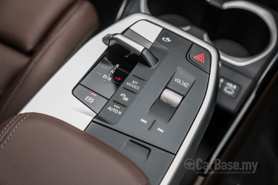 BMW iX1 U11 EV (2023) Interior