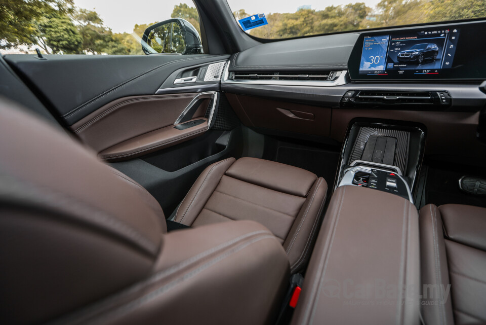 BMW iX1 U11 EV (2023) Interior