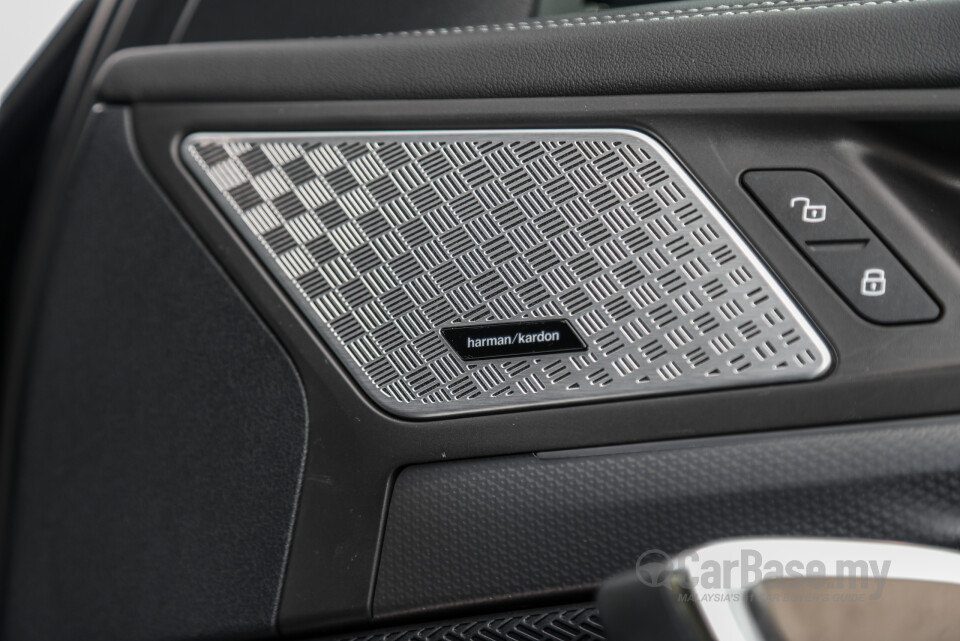 BMW iX1 U11 EV (2023) Interior