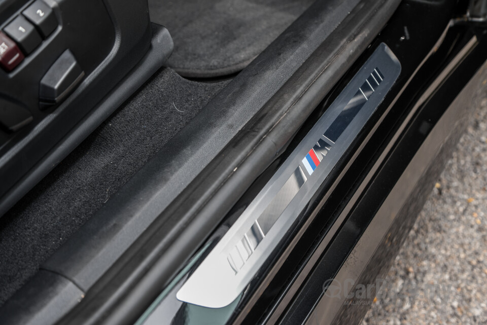 BMW iX1 U11 EV (2023) Interior