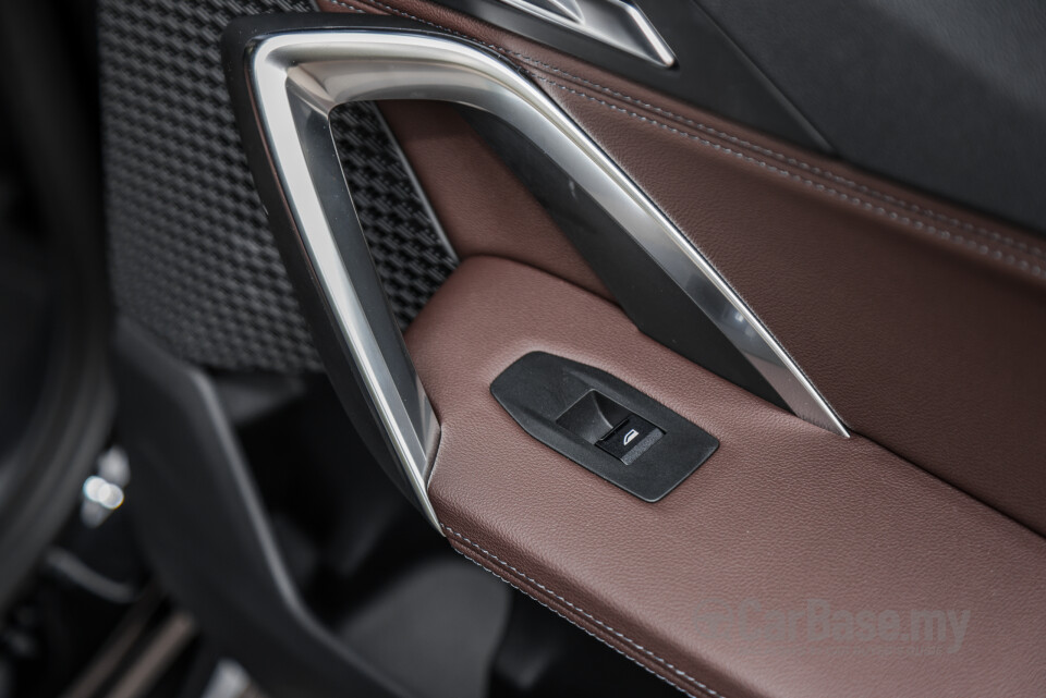 BMW iX1 U11 EV (2023) Interior